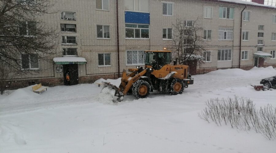Дороги Трубчевского района активно очищают от снега