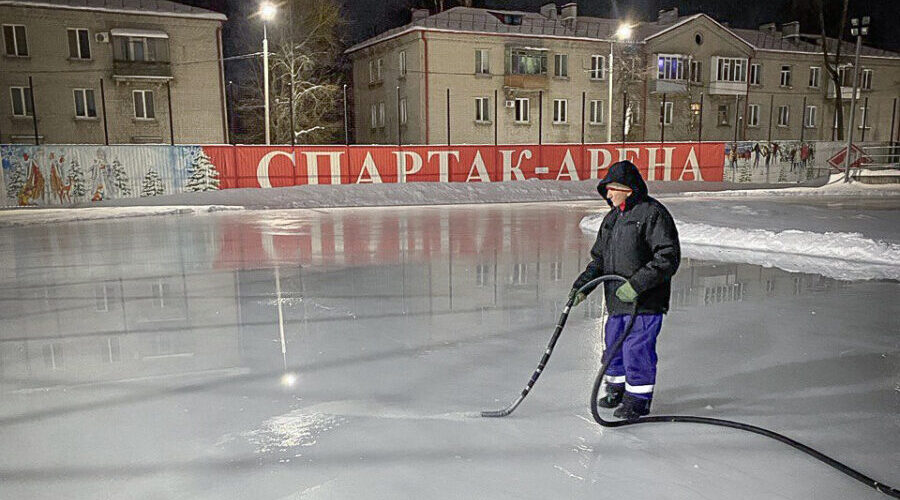 Самый большой в Брянске каток под открытым небом открывается в Фокинском районе