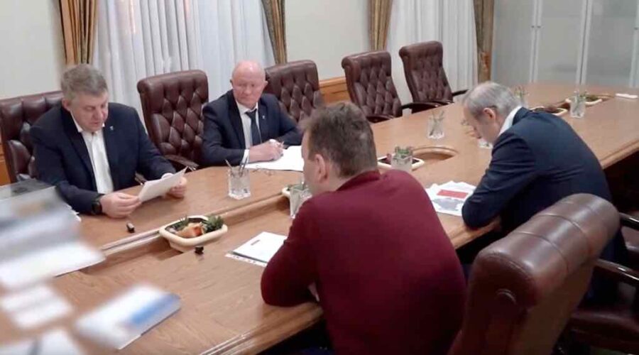 Губернатор Брянщины Александр Богомаз встретился с руководителем АПХ «Мираторг» Виктором Линником