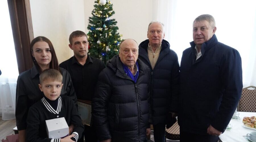 Помощник Президента РФ Николай Патрушев побывал в брянских Журиничах в новом жилом комплексе