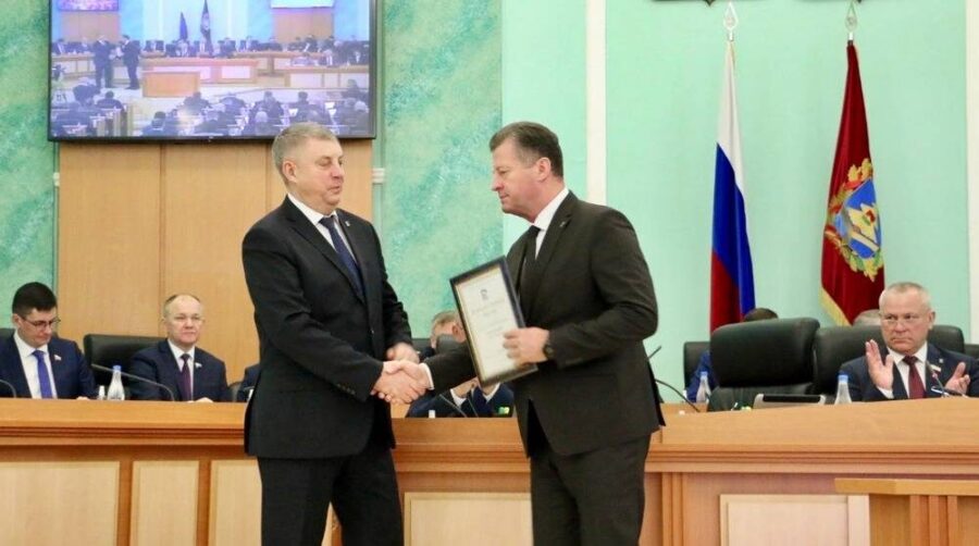 Главу Трубчевской райадминистрации Игоря Обыденнова наградили за помощь защитникам Родины