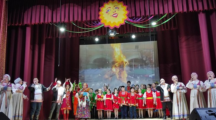 В Трубчевске проводили Масленицу праздничным концертом