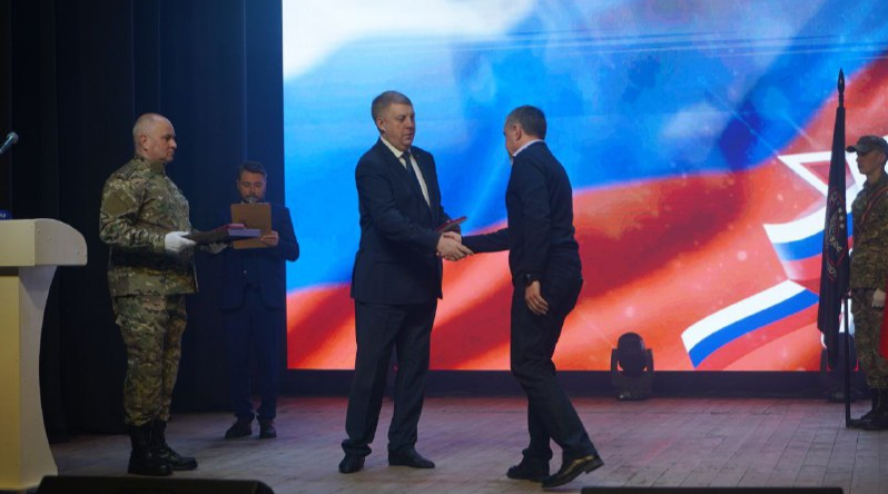 Губернатор Александр Богомаз поздравил бойцов «БАРС-Брянск» с праздником