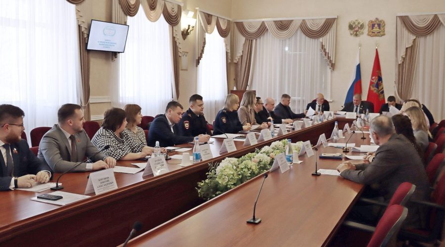 Состоялось заседание комитета по молодежной политике, физической культуре и спорту Брянской облдумы