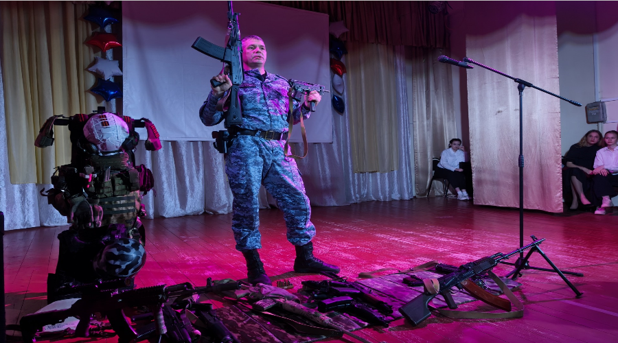 Офицеры вневедомственной охраны Росгвардии встретились с учащимися брянского колледжа