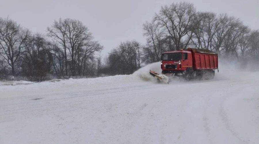 В районах Брянщины ликвидируют последствия снегопада