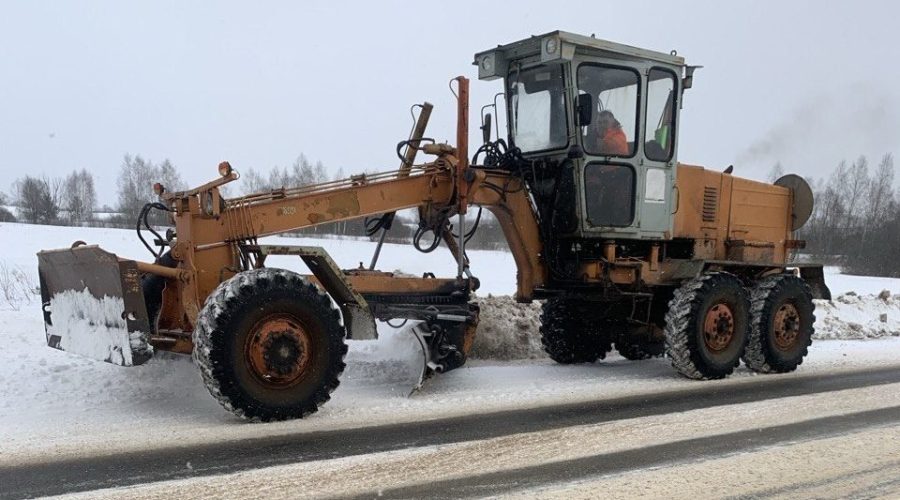 На Брянщине продолжают устранять последствия снегопада