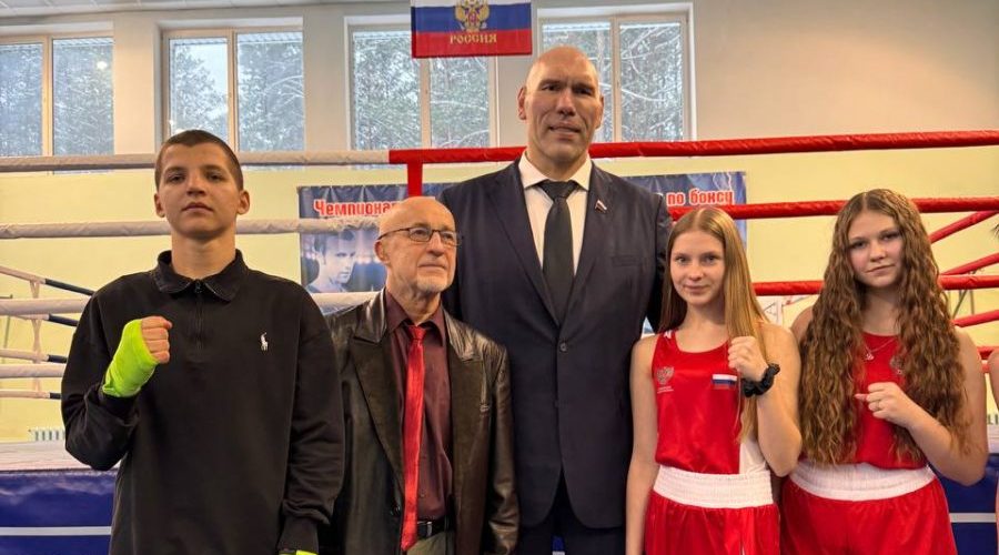 Трубчевские боксеры привезли «золото» с чемпионата по боксу на призы МС СССР Сергея Уткина