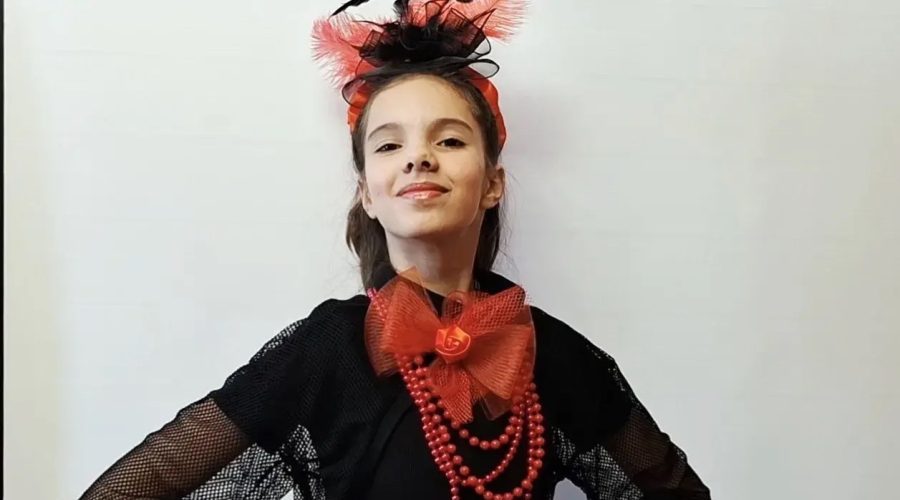 Школьница из трубчевской Белой Березки приняла участие в региональном конкурсе «Мир театра»