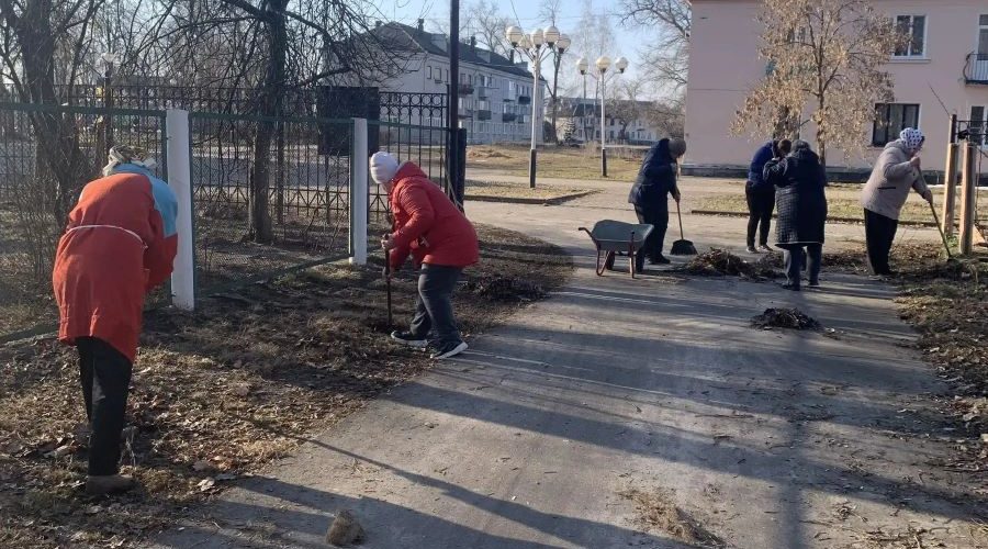 Трубчане провели весеннюю уборку