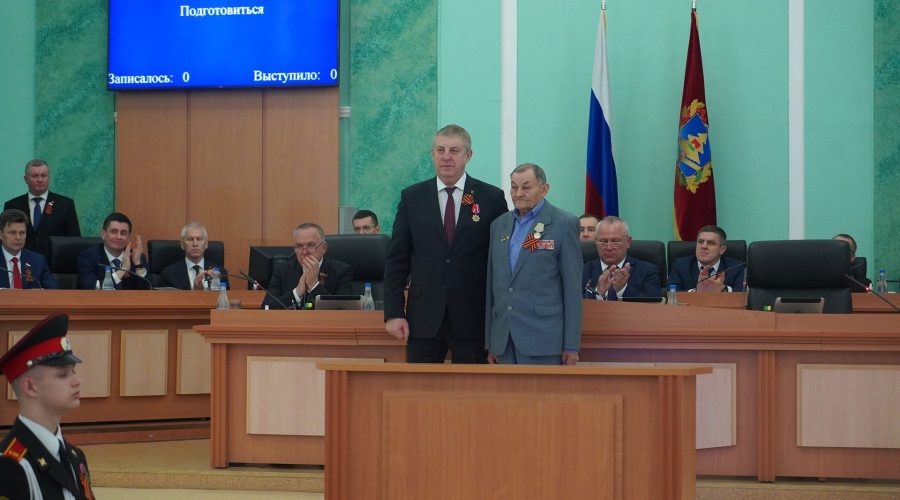 В Брянске вручили награду председателю Совета ликвидаторов Трубчевского района В. М. Лазаренко