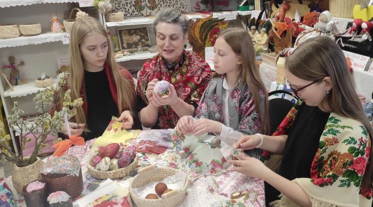 В Городецком СДК Трубчевского района к Пасхе готовились загодя