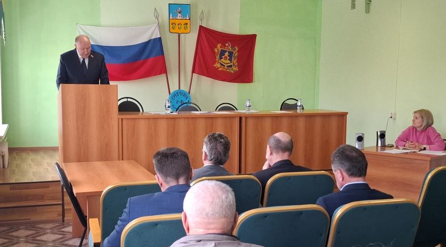 Глава Трубчевского района выступил на сессии райсовета с отчетом