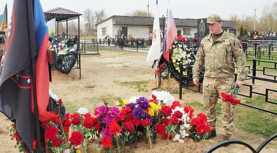 Командир «БАРС-Брянск» Сергей Антошин навестил семью погибшего героя СВО