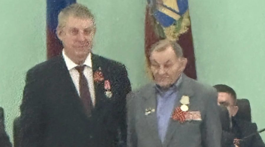 В Брянске вручили награду председателю Совета ликвидаторов Трубчевского района В. М. Лазаренко