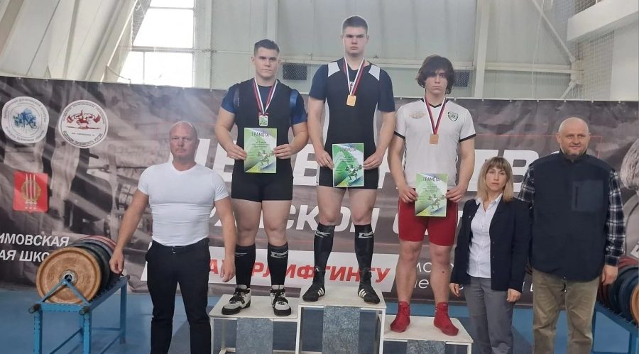 Трубчевские пауэрлифтеры показали хорошие результаты