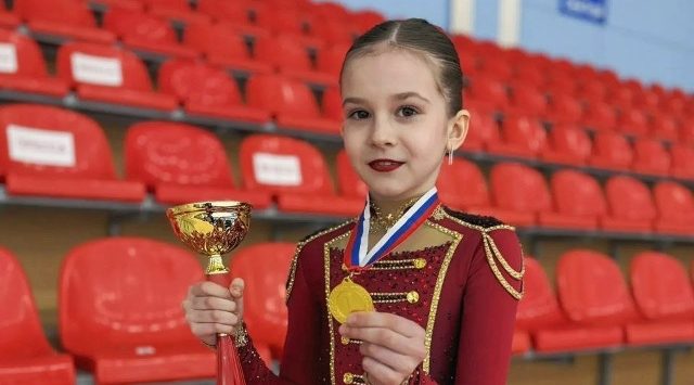 Юные фигуристки из Брянска победили на соревнованиях в Смоленске