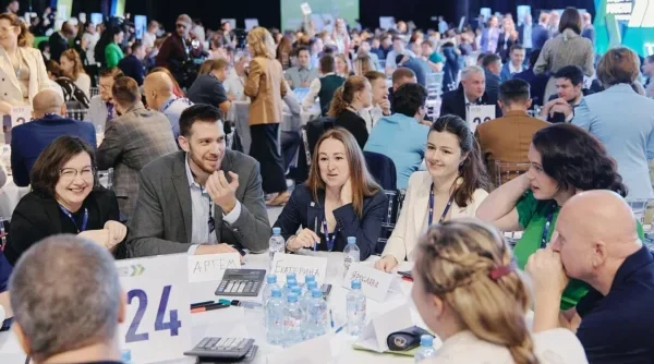 16 управленцев из Брянщины принимают участие в онлайн-полуфиналах конкурса «Лидеры России. Команда»