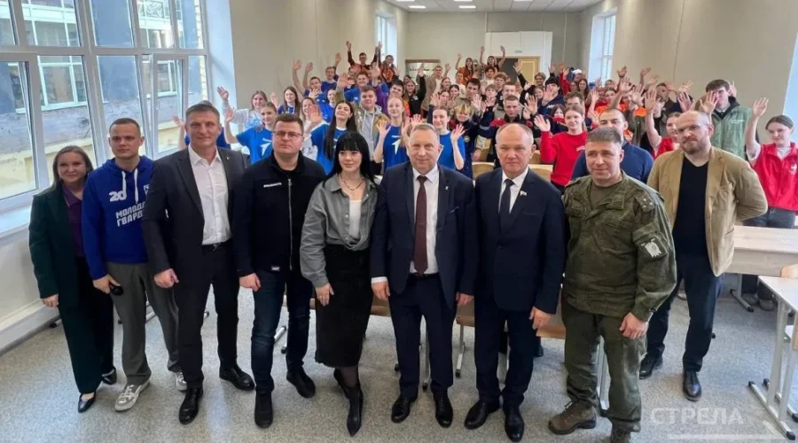 С первым зампредседателя Совета Ассоциации «Добро.рф» встретились брянские волонтеры