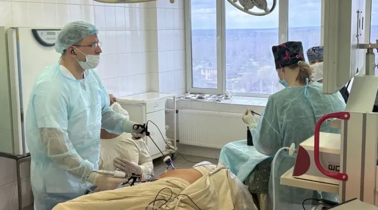 Брянские медики из облбольницы № 1 выполняют высокотехнологичные операции