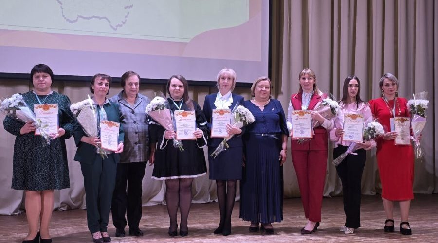 Трубчевский воспитатель Анна Кубаткина — призер регионального конкурса «Воспитатель года-2026»