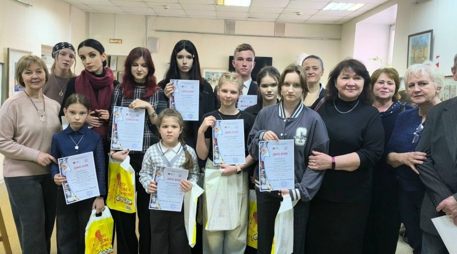 Юная художница из Трубчевска стала лауреатом 1 степени областного конкурса рисунков