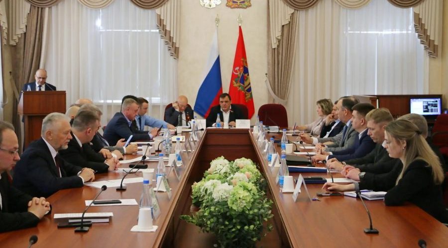 В Брянской облдуме прошло заседание комитета по промышленности и строительству