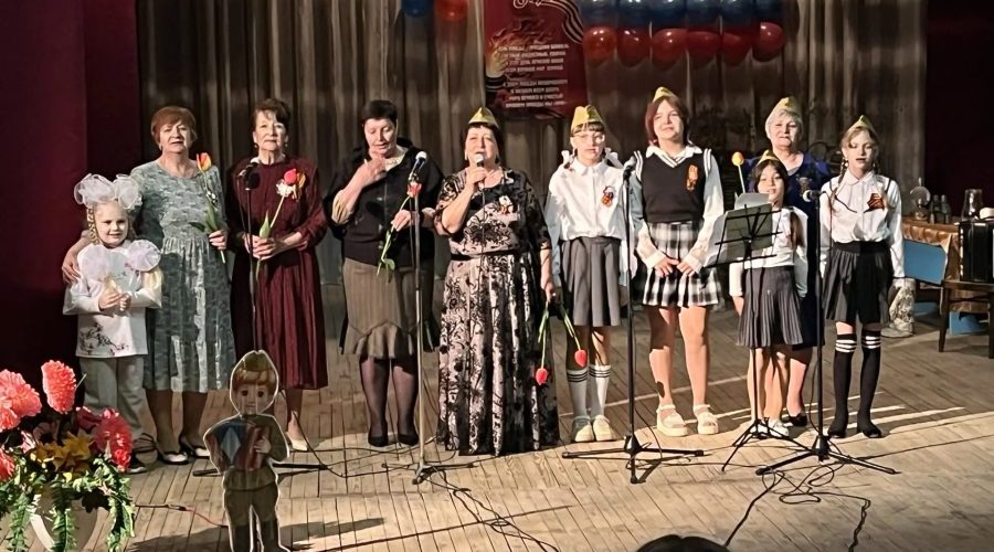 В трубчевском Усохе прошел праздничный концерт к 9 Мая