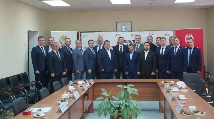 Врио губернатора Брянщины Егор Ковальчук встретился с участниками программы «Брянские герои»