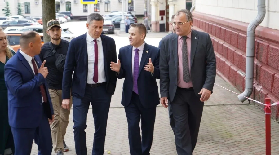 О Брянской областной научной библиотеке рассказал врио главы региона