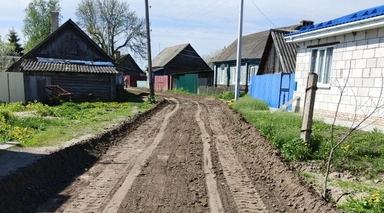 В Трубчевском районе постепенно обновляются сельские магистрали