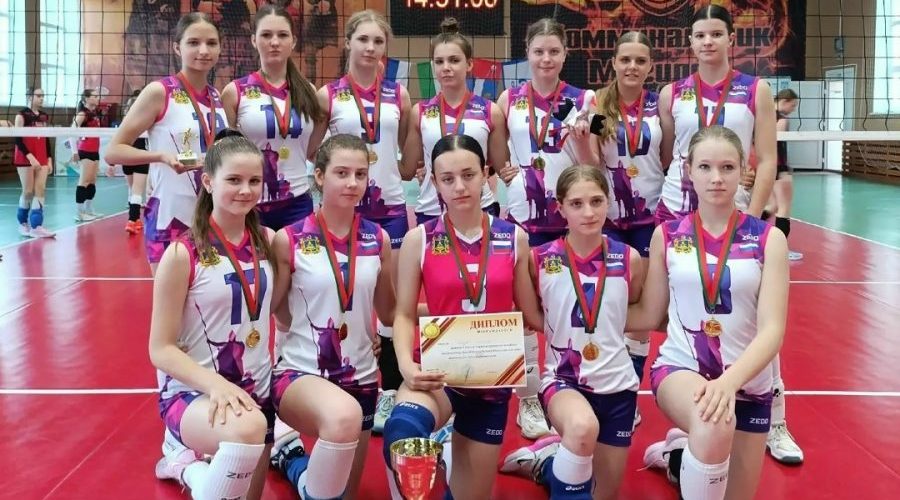 Брянская команда заняла 1 место в турнире по волейболу в Могилеве