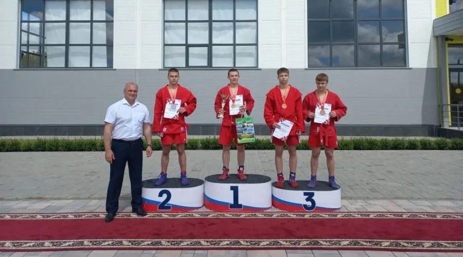 На соревнованиях в Липецкой области выступили брянские самбисты