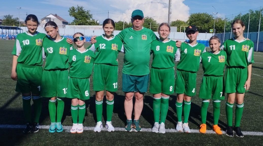 Брянская команда победила в первых играх Всероссийского турнира по лапте