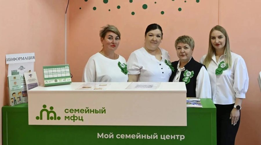 Глава Брянщины поздравил работников социальной сферы с профессиональным праздником