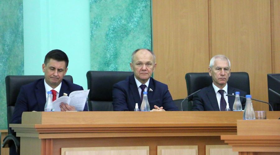 Под руководством Валентина Суббота прошло внеочередное заседание Брянской облдумы