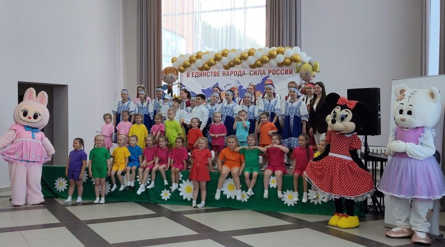 В Трубчевском РДК прошел праздник для детей