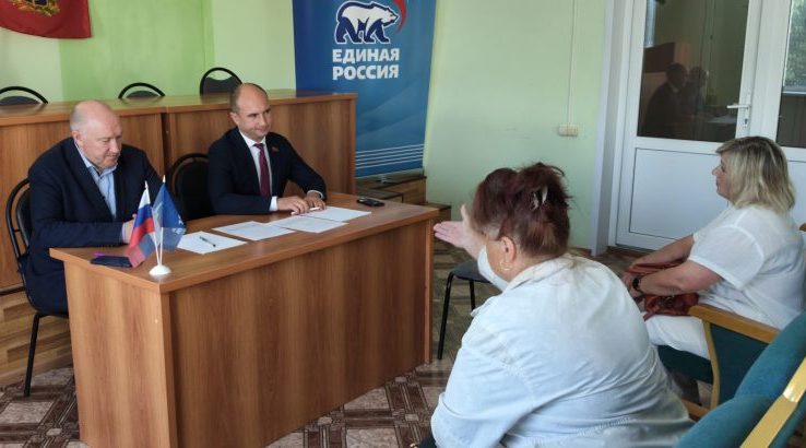 В Трубчевске прием граждан провел депутат Брянской облдумы Андрей Пикатов