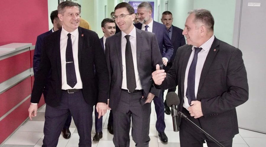 Глава региона посетил Дворец единоборств имени Артема Осипенко в Брянске