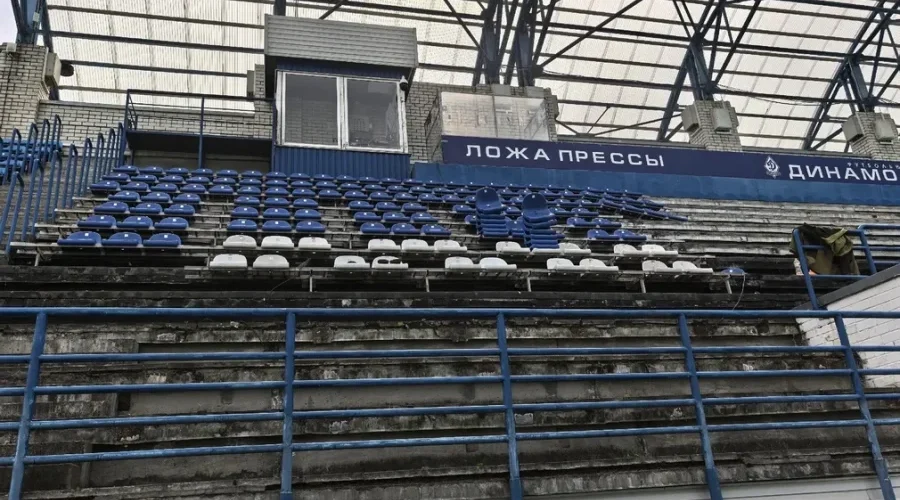 На брянском стадионе «Динамо» идет ремонт южной трибуны