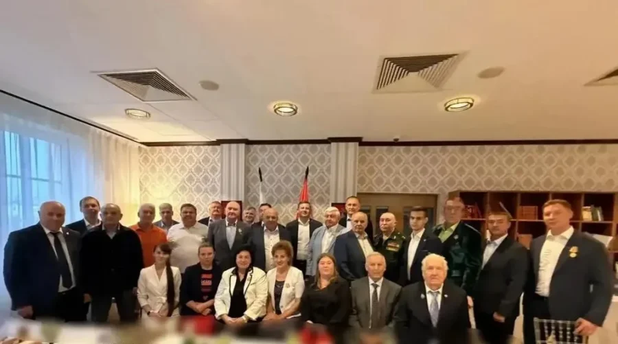 Врио Губернатора Егор Ковальчук провел встречу с членами Брянского землячества