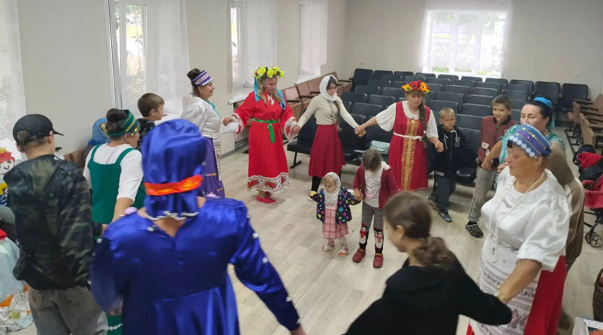 В трубчевском Усохе провели спасовские посиделки