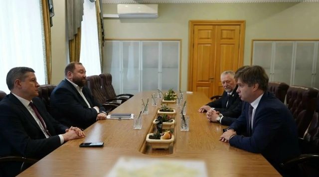 Руководитель Брянской области Егор Ковальчук поздравил машиностроителей региона