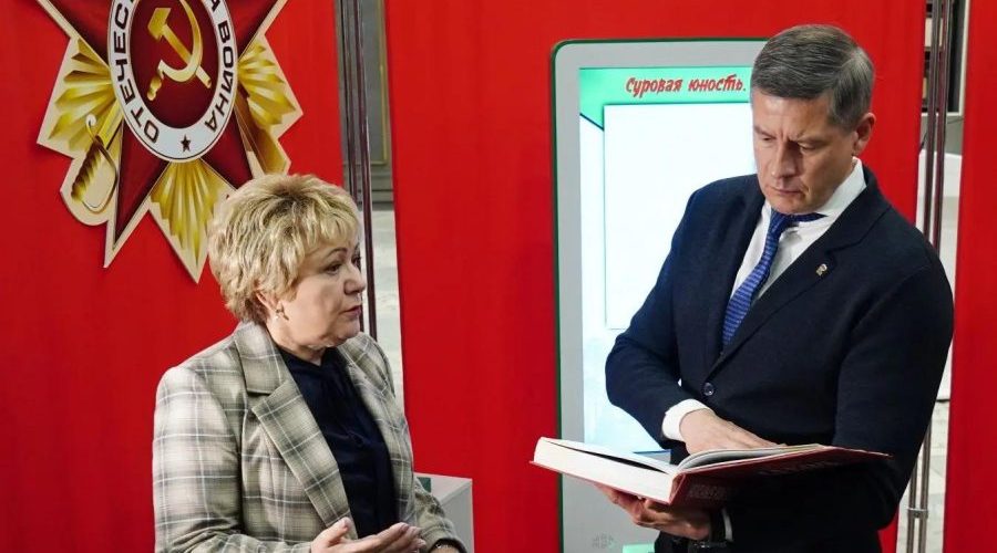 Руководитель региона  Егор Ковальчук посетил Брянский краеведческий музей