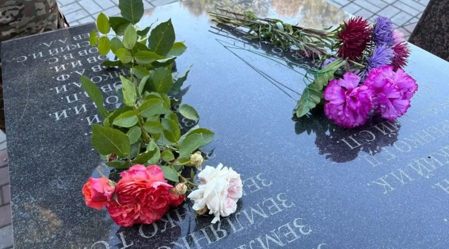 21 сентября 1943 года был освобожден от немецко-фашистских захватчиков  Погар Брянской области