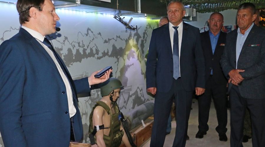 Председатель Брянской облдумы передал в музей «Русский рубеж» уникальные экспонаты