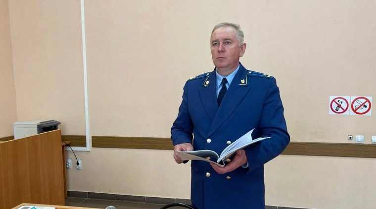 Трубчевская прокуратура  провела проверку исполнения трудового законодательства