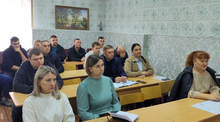 Глава Трубчевского района провел встречу с представителями местных спортшкол