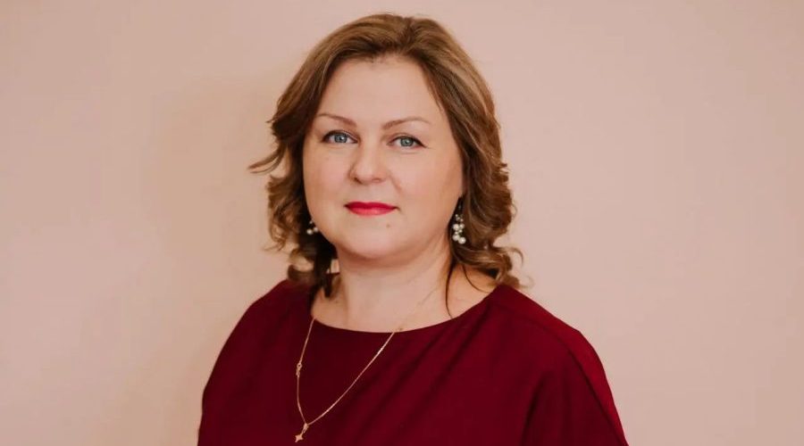 Трубчевский воспитатель Анна Кубаткина выиграла премию губернатора Брянской области