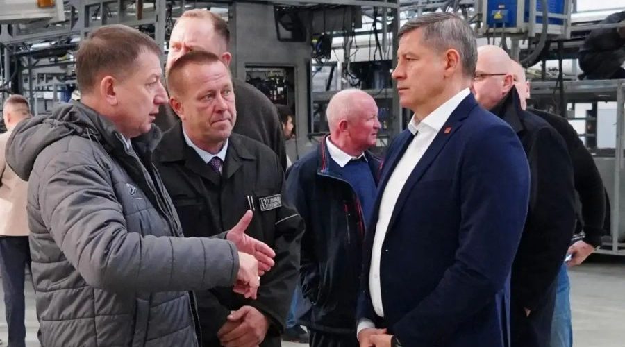 Егор Ковальчук на ведущих белорусских предприятиях обсудил реализацию совместных проектов